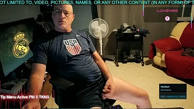 Snapshot of Pilot_Dave_69 chatting on September 24, 3:21 am Pilot Dave 69 online show from September 24, 3:21 am