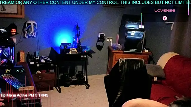 Snapshot of Pilot_Dave_69 chatting on October 5, 6:23 am Pilot Dave 69 online show from October 5, 6:23 am