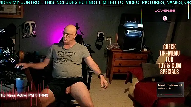 Snapshot of Pilot_Dave_69 chatting on October 6, 4:32 am Pilot Dave 69 online show from October 6, 4:32 am