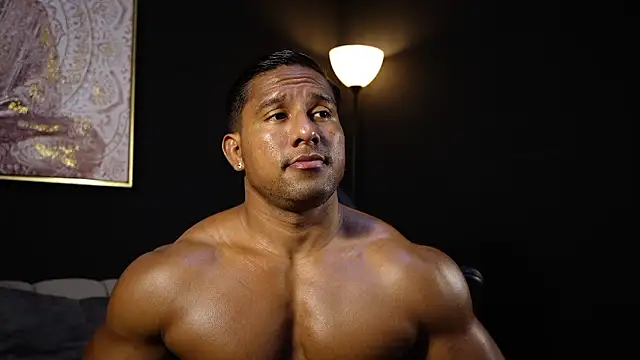 Snapshot of CallumMuscle chatting on February 13, 11:45 pm CallumMuscle online show from February 13, 11:45 pm