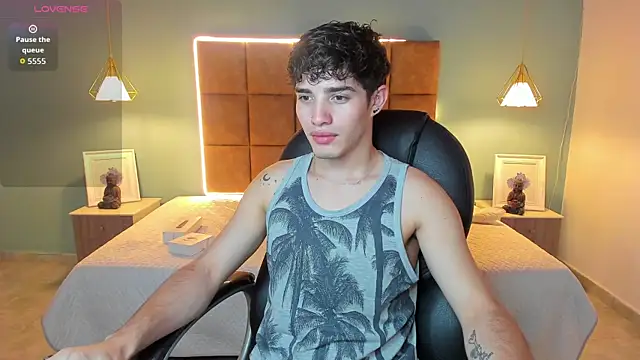 AlejooTwink online show from November 11, 2:33 am