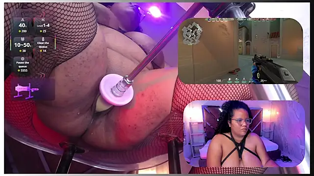 Snapshot of MhiaRey chatting on May 4, 1:18 pm MhiaRey online show from May 4, 1:18 pm