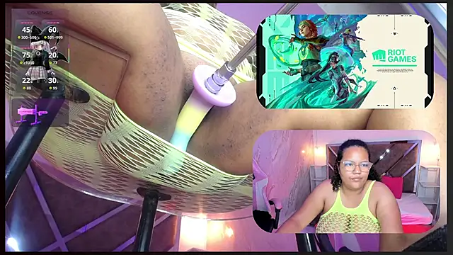 Snapshot of MhiaRey chatting on May 26, 1:07 pm MhiaRey online show from May 26, 1:07 pm