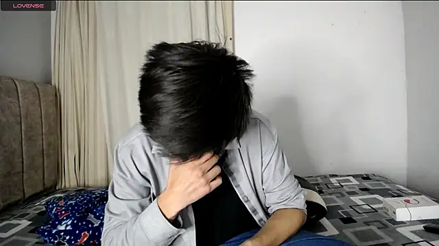 Snapshot of Yellowpokemon23 chatting on November 14, 3:16 am Yellowpokemon23 online show from November 14, 3:16 am