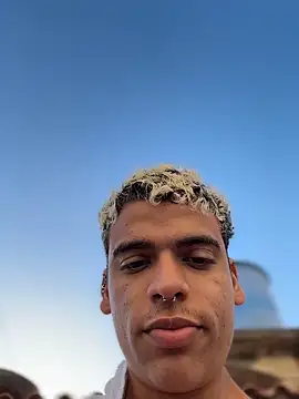 Snapshot of Leo_bunny_hot chatting on February 3, 8:58 pm Leo bunny hot online show from February 3, 8:58 pm