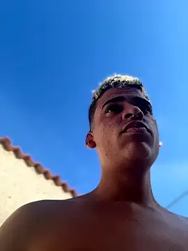 Snapshot of Leo_bunny_hot chatting on February 13, 8:16 pm Leo bunny hot online show from February 13, 8:16 pm