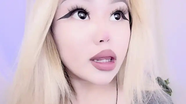 Snapshot of amelia_sunlight chatting on March 18, 11:31 pm amelia sunlight online show from March 18, 11:31 pm