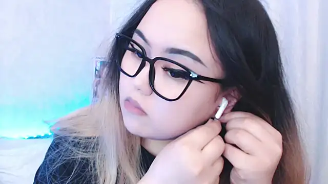 amelia sunlight online show from May 26, 3:41 pm