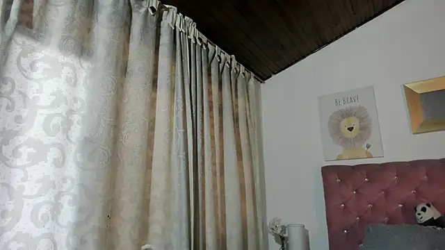 Snapshot of CelessteRedds chatting on February 20, 11:32 am CelessteRedds online show from February 20, 11:32 am