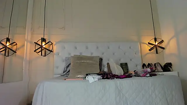 Slut Milf  online show from January 9, 6:15 pm