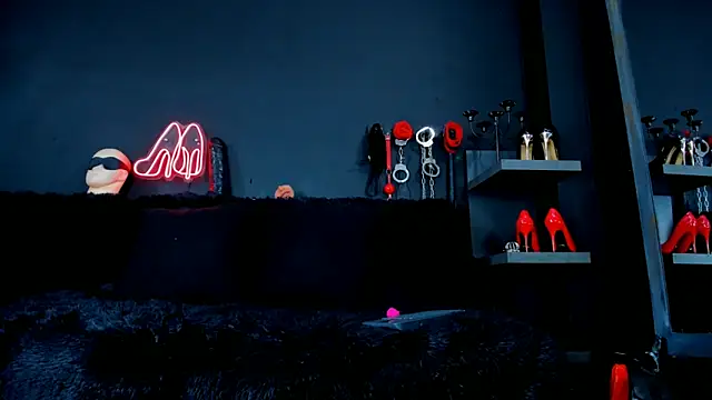 DelaneyStone online show from September 19, 3:56 pm