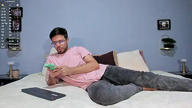 ETHAN ADAM online show from January 3, 11:23 pm