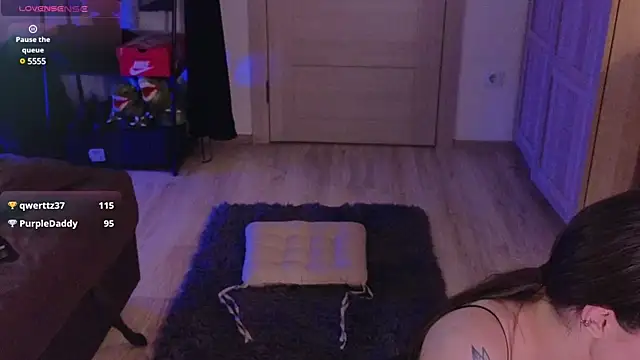 Snapshot of Space_X_Roxy_ chatting on December 1, 11:04 pm Space X Roxy online show from December 1, 11:04 pm