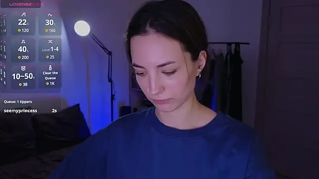 Snapshot of Space_X_Roxy_ chatting on December 3, 11:13 pm Space X Roxy online show from December 3, 11:13 pm