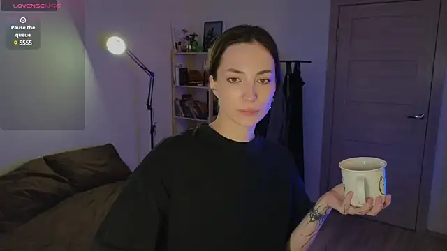 Snapshot of Space_X_Roxy_ chatting on December 5, 7:38 pm Space X Roxy online show from December 5, 7:38 pm