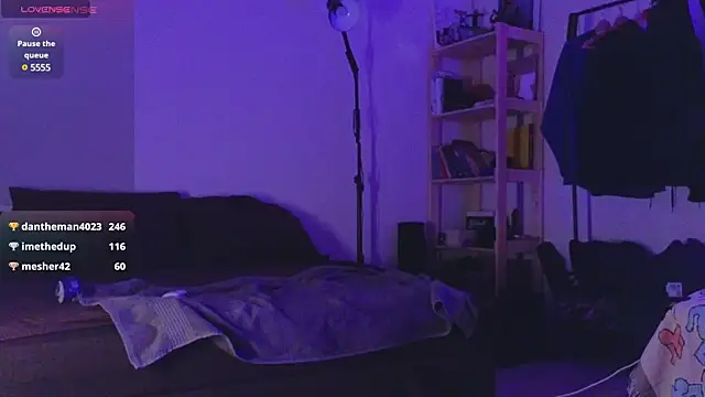 Snapshot of Space_X_Roxy_ chatting on December 24, 10:28 pm Space X Roxy online show from December 24, 10:28 pm