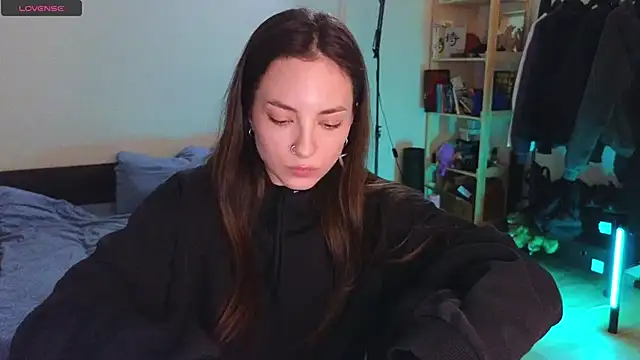 Snapshot of Space_X_Roxy_ chatting on March 3, 5:18 pm Space X Roxy online show from March 3, 5:18 pm