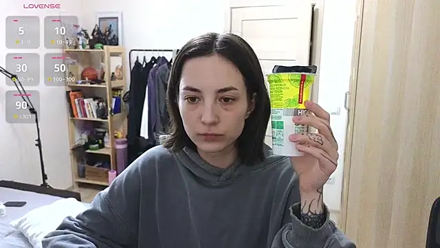 Snapshot of Space_X_Roxy_ chatting on November 1, 6:21 pm Space X Roxy online show from November 1, 6:21 pm