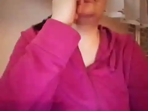 Snapshot of AalinnaK chatting on December 7, 12:45 pm AalinnaK online show from December 7, 12:45 pm