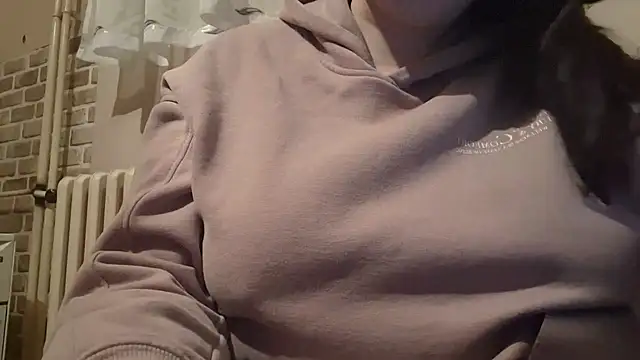 Snapshot of AalinnaK chatting on February 18, 4:16 pm AalinnaK online show from February 18, 4:16 pm