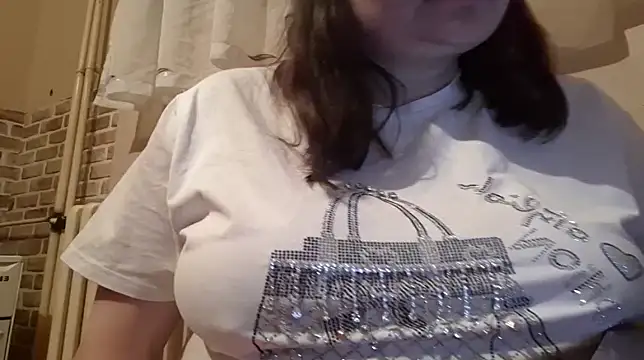 Snapshot of AalinnaK chatting on March 6, 5:54 pm AalinnaK online show from March 6, 5:54 pm