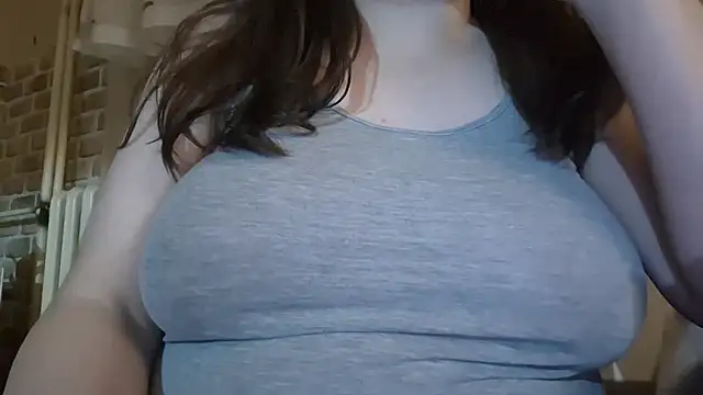 Snapshot of AalinnaK chatting on September 18, 4:53 pm AalinnaK online show from September 18, 4:53 pm