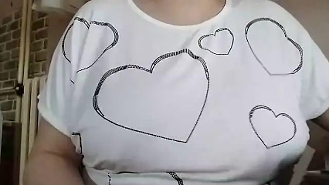 Snapshot of AalinnaK chatting on November 21, 12:37 pm AalinnaK online show from November 21, 12:37 pm