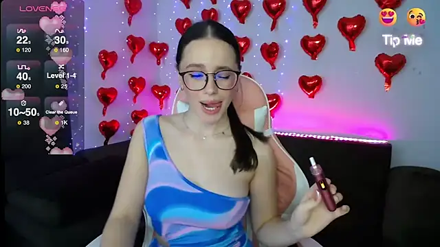 Emillias online show from March 3, 5:29 pm