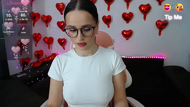 Emillias online show from March 18, 12:03 pm