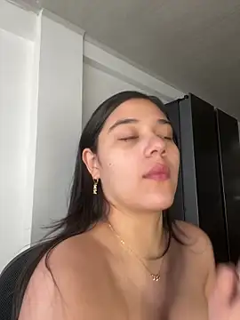 Snapshot of floriamANDjazmin chatting on March 30, 8:10 pm floriamANDjazmin online show from March 30, 8:10 pm