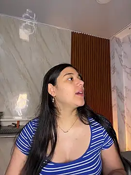 Snapshot of floriamANDjazmin chatting on May 16, 6:50 pm floriamANDjazmin online show from May 16, 6:50 pm