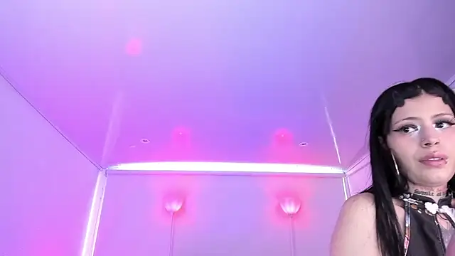 AuroraDiaz online show from November 12, 7:35 pm