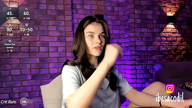 Snapshot of adriana_allien chatting on January 21, 10:30 pm adriana allien online show from January 21, 10:30 pm