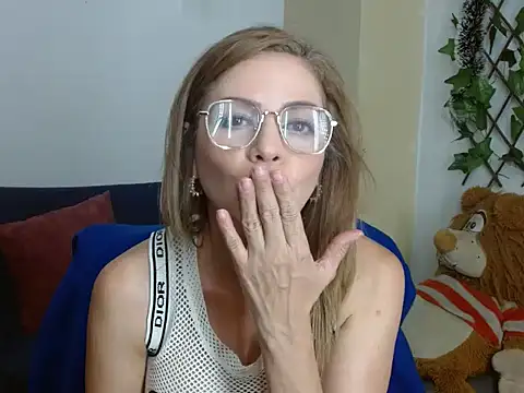  melisaa  online show from December 31, 9:06 pm