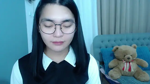 zhaviahale21 online show from October 15, 3:17 am