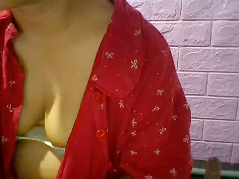Mimi18x online show from June 28, 1:28 pm