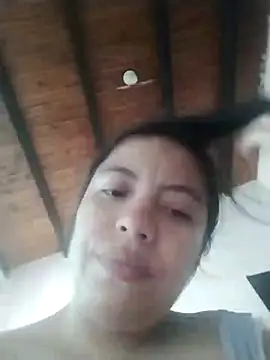 Snapshot of lisseth chatting on December 12, 6:42 pm lisseth online show from December 12, 6:42 pm