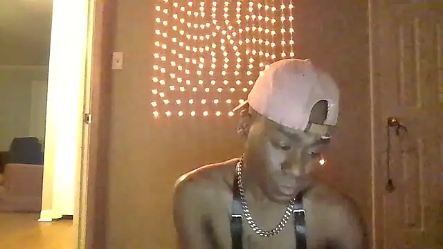 Snapshot of PETER-RABIT chatting on December 12, 11:36 pm PETER-RABIT online show from December 12, 11:36 pm