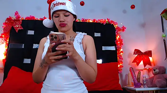 Snapshot of anto_love_ chatting on December 15, 7:10 pm anto love online show from December 15, 7:10 pm