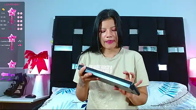 Snapshot of anto_love_ chatting on February 6, 8:02 pm anto love online show from February 6, 8:02 pm