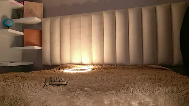 Megan mooree  online show from February 25, 12:37 pm