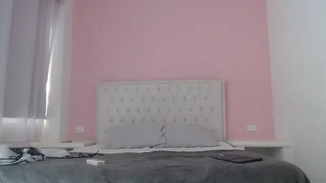 Gabycutee online show from December 18, 7:09 pm