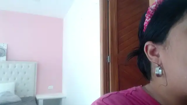 Gabycutee online show from February 12, 7:53 pm
