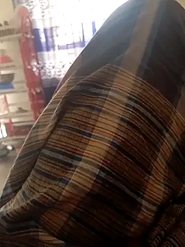 Snapshot of Raju4173 chatting on February 28, 9:04 am Raju4173 online show from February 28, 9:04 am