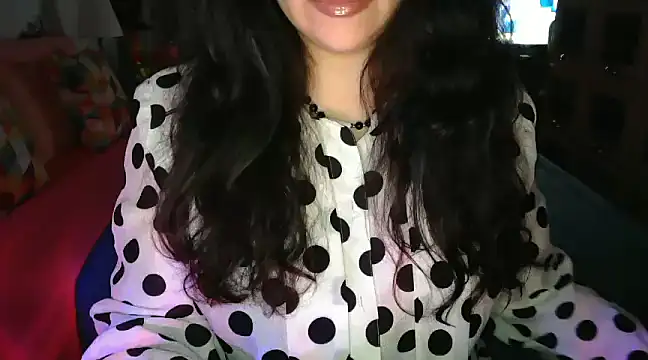 Snapshot of CronacaErotica chatting on February 27, 9:04 pm CronacaErotica online show from February 27, 9:04 pm