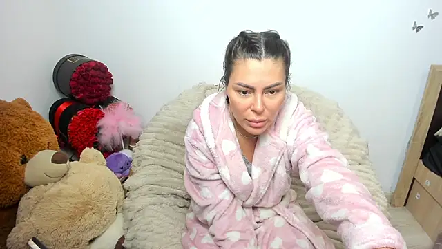 kilenyapatrice online show from February 6, 1:47 pm