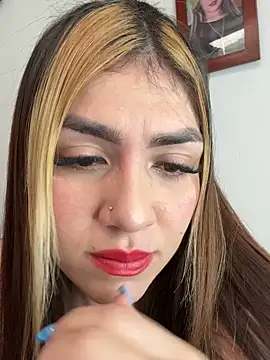 Snapshot of Emmy_flow chatting on February 13, 2:24 pm Emmy flow online show from February 13, 2:24 pm