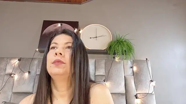 JaylaScott   online show from April 12, 11:48 am