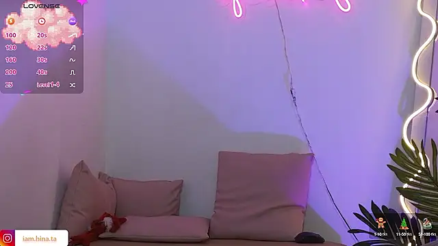 Snapshot of hina_tay chatting on December 3, 7:43 am hina tay online show from December 3, 7:43 am