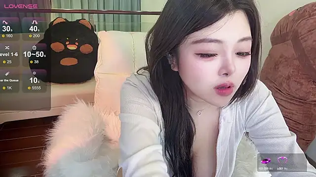 Bunny Tutu online show from December 5, 7:17 pm